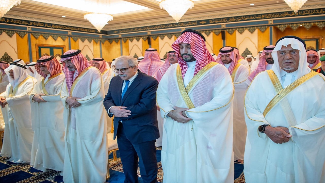 صلاة عيد الفطر من الحرمين الشريفين.. فيديو وصور