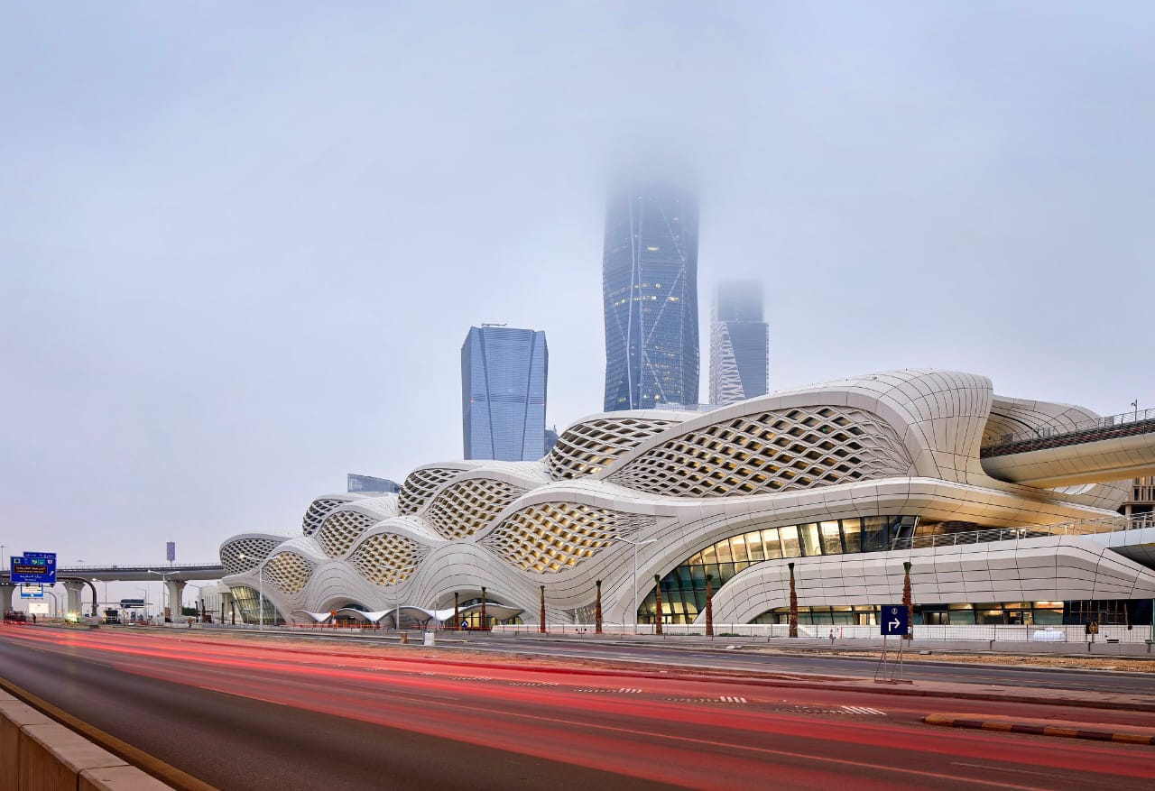 إطلاق خدمة الحافلات تحت الطلب في الرياض عبر تطبيق درب .. صور