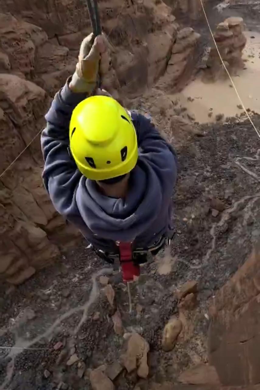 عز بن فهد يستعرض مغامرته مع الأرجوحة العملاقة الموجودة في العلا .. فيديو