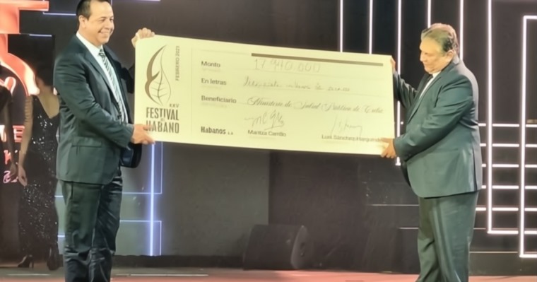 رقم قياسي في بيع مرطب سيجار بـ4.77 مليون دولار