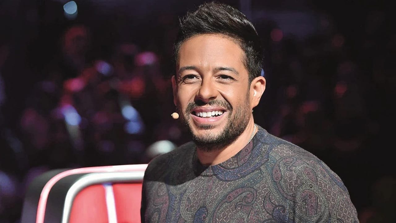 حماقي يطمئن جمهوره على حالته الصحية بعد نقله إلى المستشفى