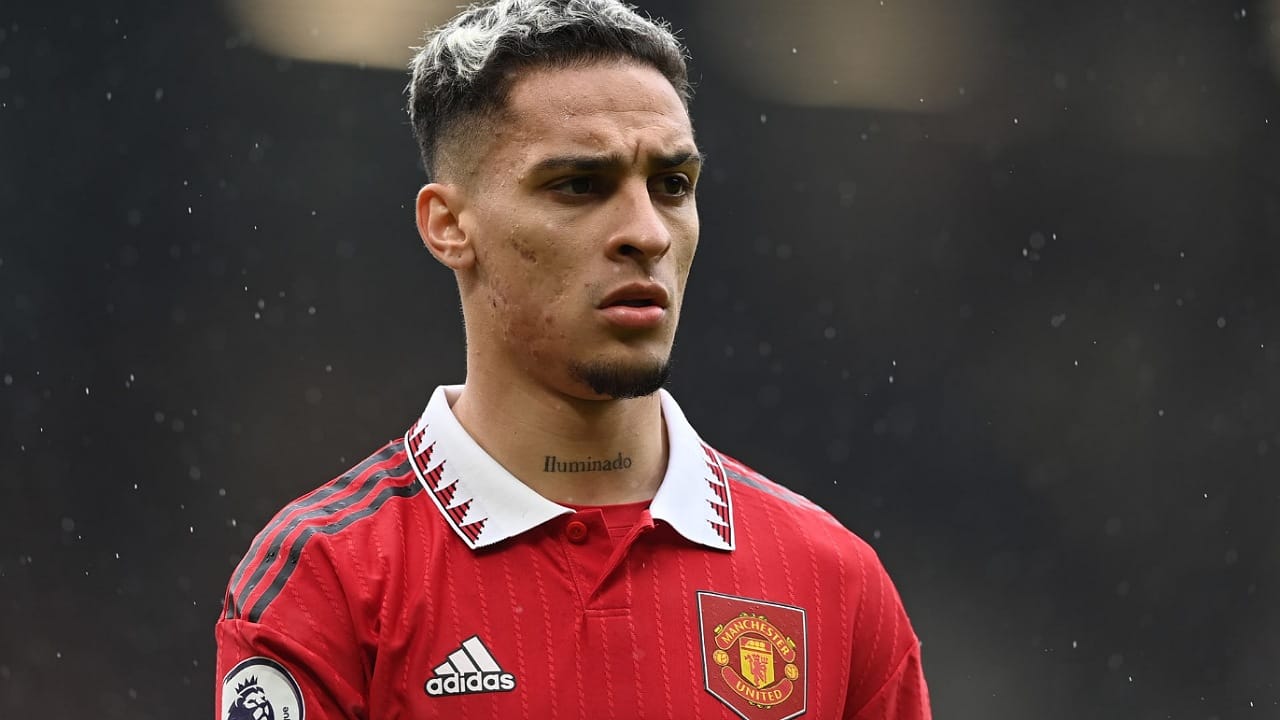 وكيل أنتوني يهاجم مدرب اليونايتد: تصريحاته سطحية والمشكلة في النادي