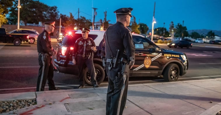 امرأة تحتجز شريكها عاريا في البرد القارس حتى الموت