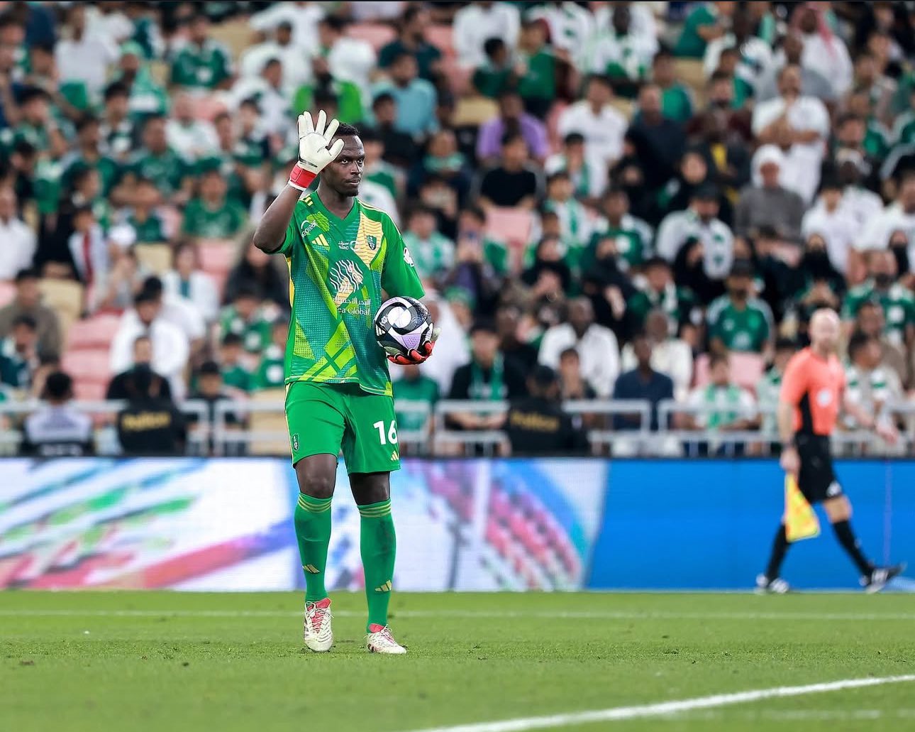 الأهلي ينتظر نتائج فحوصات ميندي لتحديد مدة غيابه