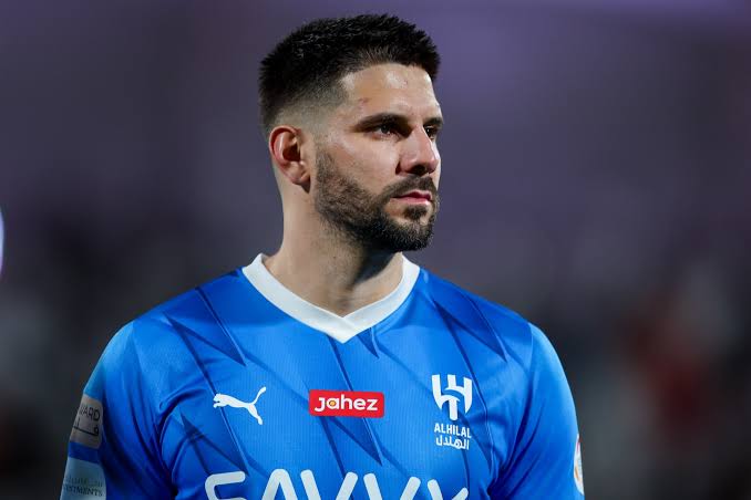 ميتروفيتش ينقل للمستشفى بسبب الإجهاد