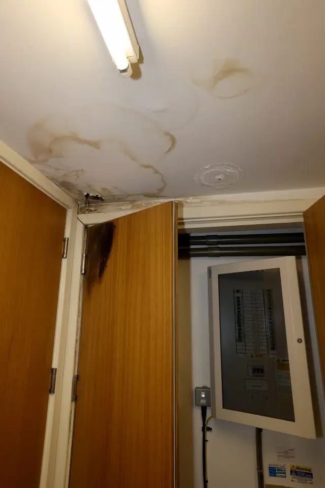 إلسا إيزاك تتهم كورتوا بالتخلي عن ابنهما وسط أزمة مالية تهدد منزلها