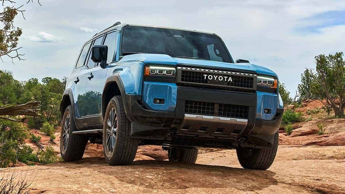 تويوتا لاند كروزر 2025 SUV تجمع بين القوة والفخامة