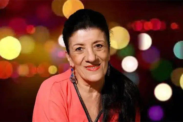 احتجاز فنانة شهيرة لدى جارتها يثير الرأي العام في الجزائر