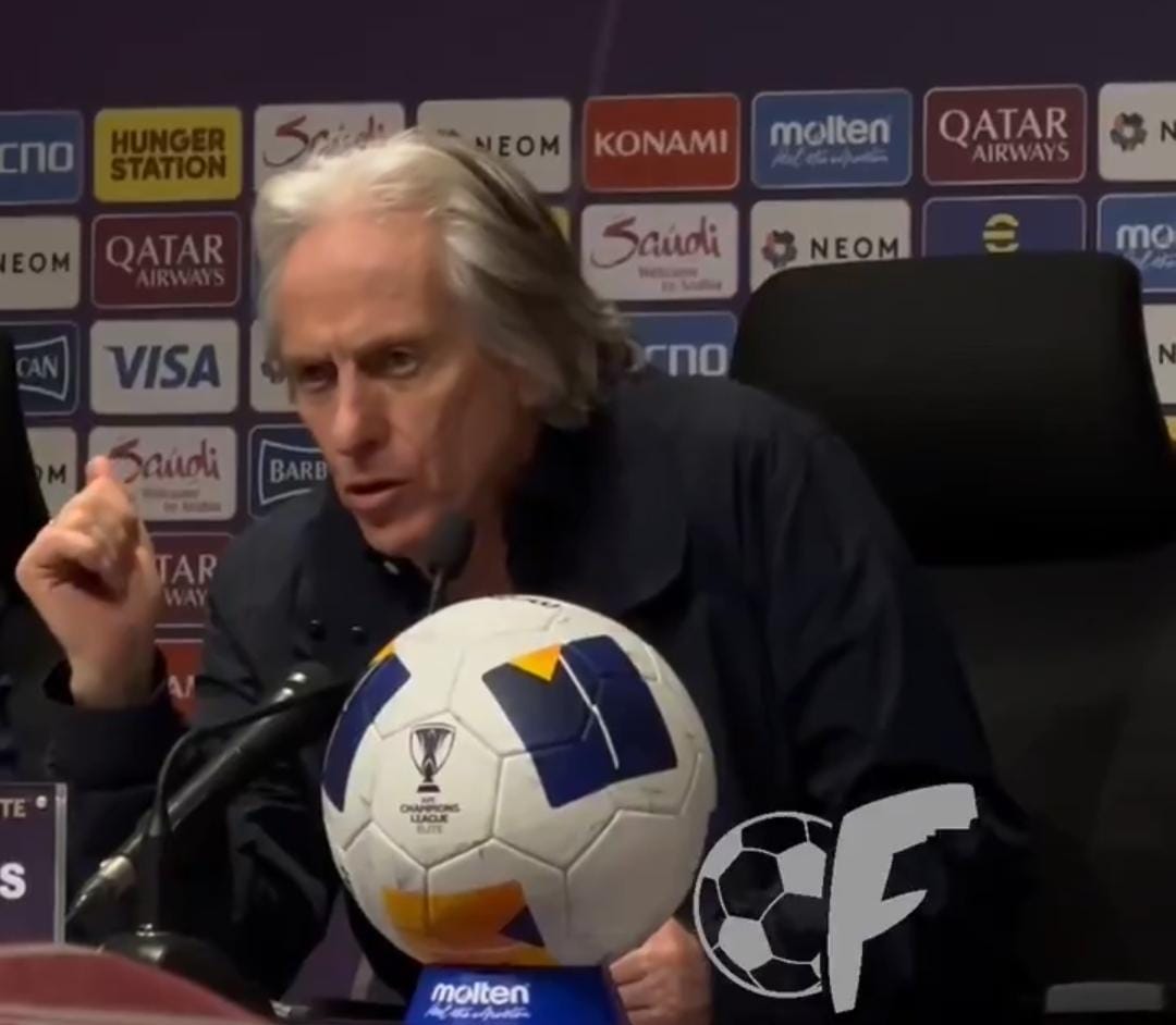 جيسوس يرد بغضب على الانتقادات بشأن الإصابات .. فيديو