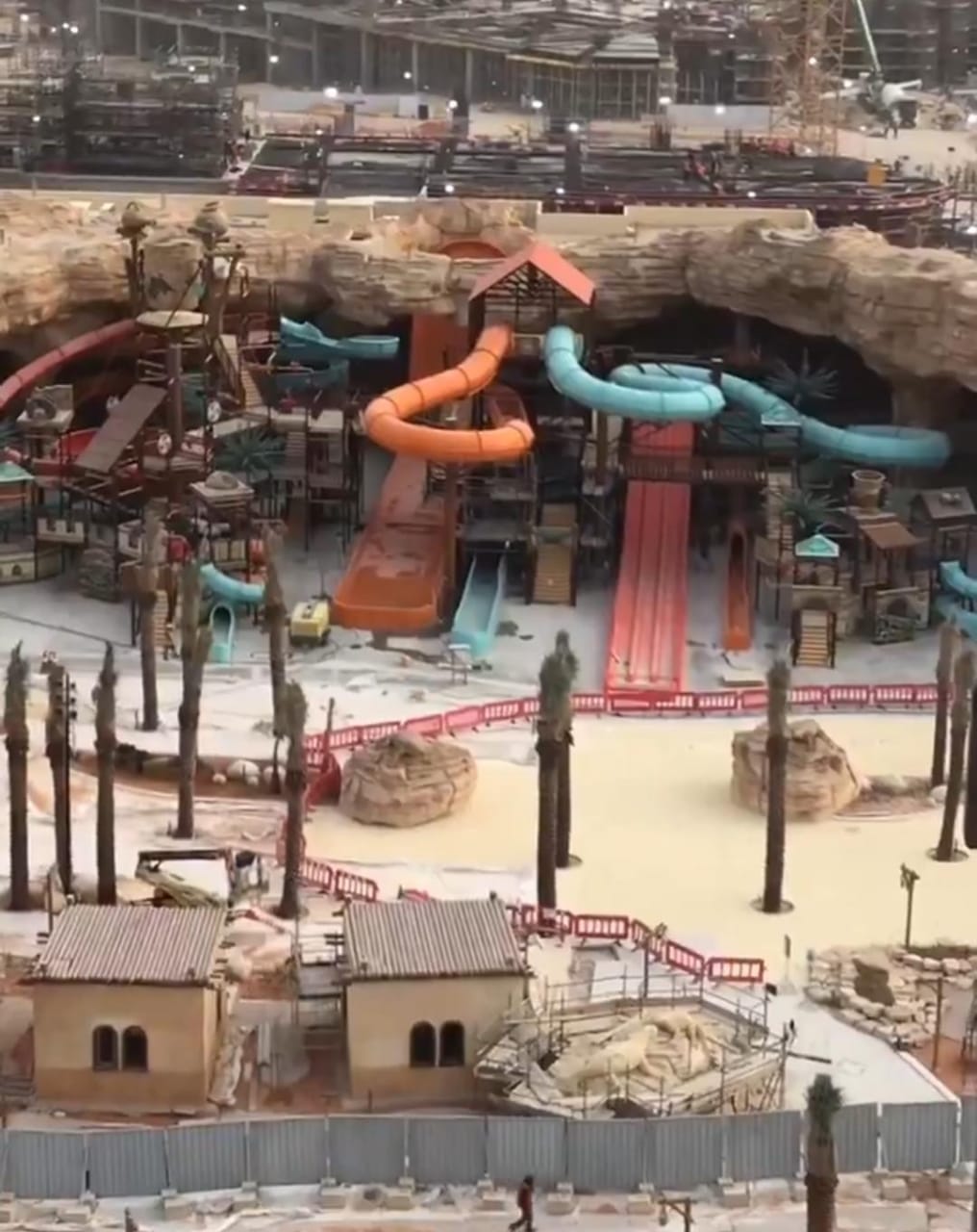 لقطات جديدة تكشف تقدم أعمال منتزه أكواريبيا المائي في القدية.. فيديو