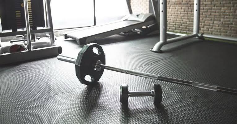 تجاهل تعقيم أدوات الجيم يتسبب في إصابة مؤثرة بفطريات حادة