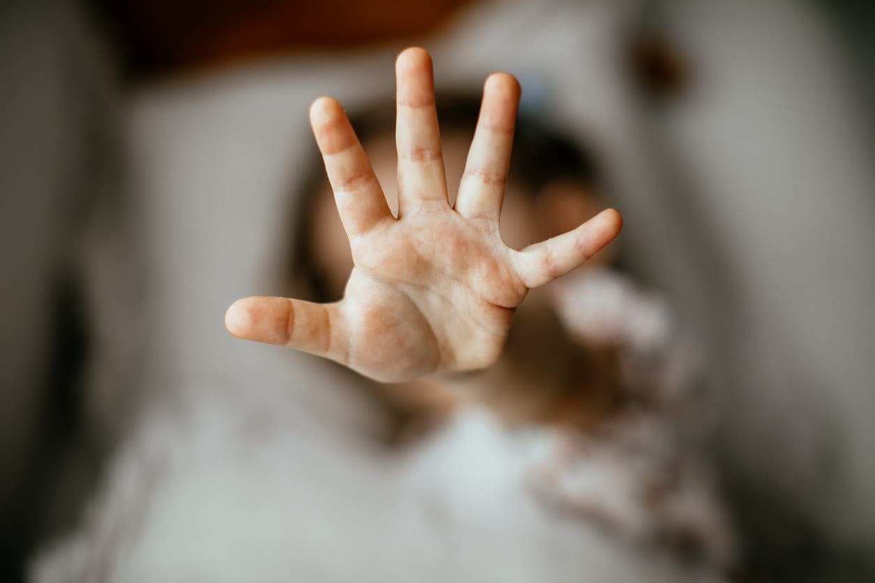 صراخ طفلة يكشف متحرشا في نهار رمضان