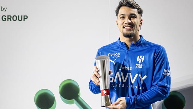 ليوناردو يلاحق رقم ويسلي التهديفي مع الهلال