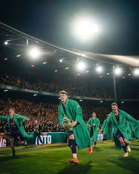 بشكير أخضر في احتفال فريق هولندي بلقب الكأس