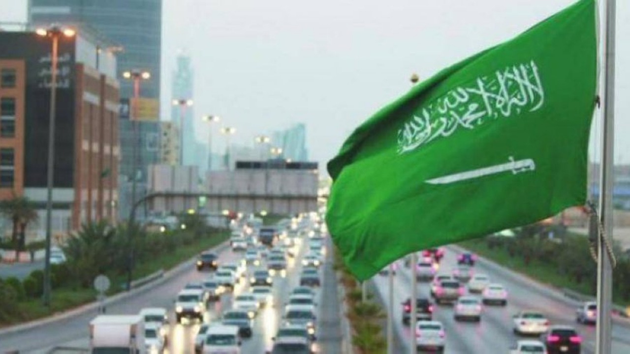 فصل وافدين من عملهما عقب رصد منشورات مسيئة للمملكة