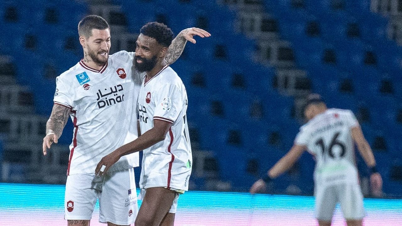 الرائد يقسو على العروبة برباعية .. فيديو