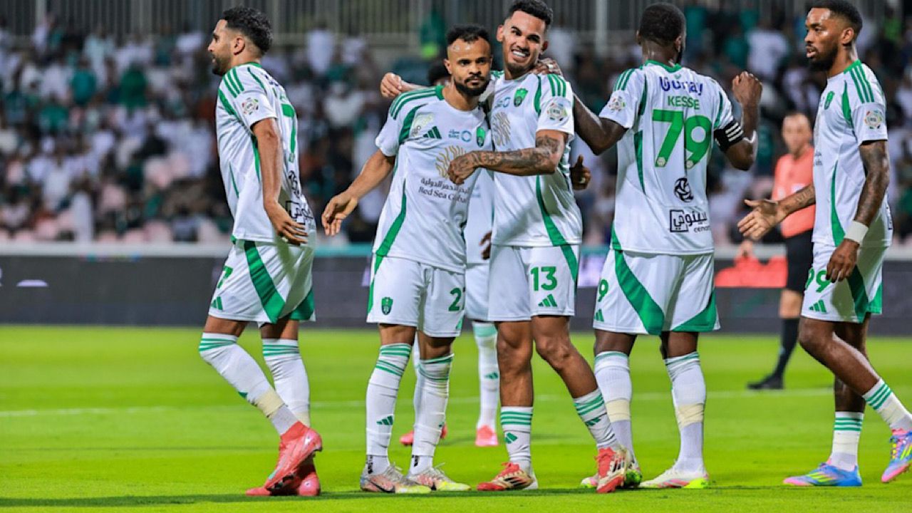 الأهلي ينتصر على الوحدة بثلاثية .. فيديو