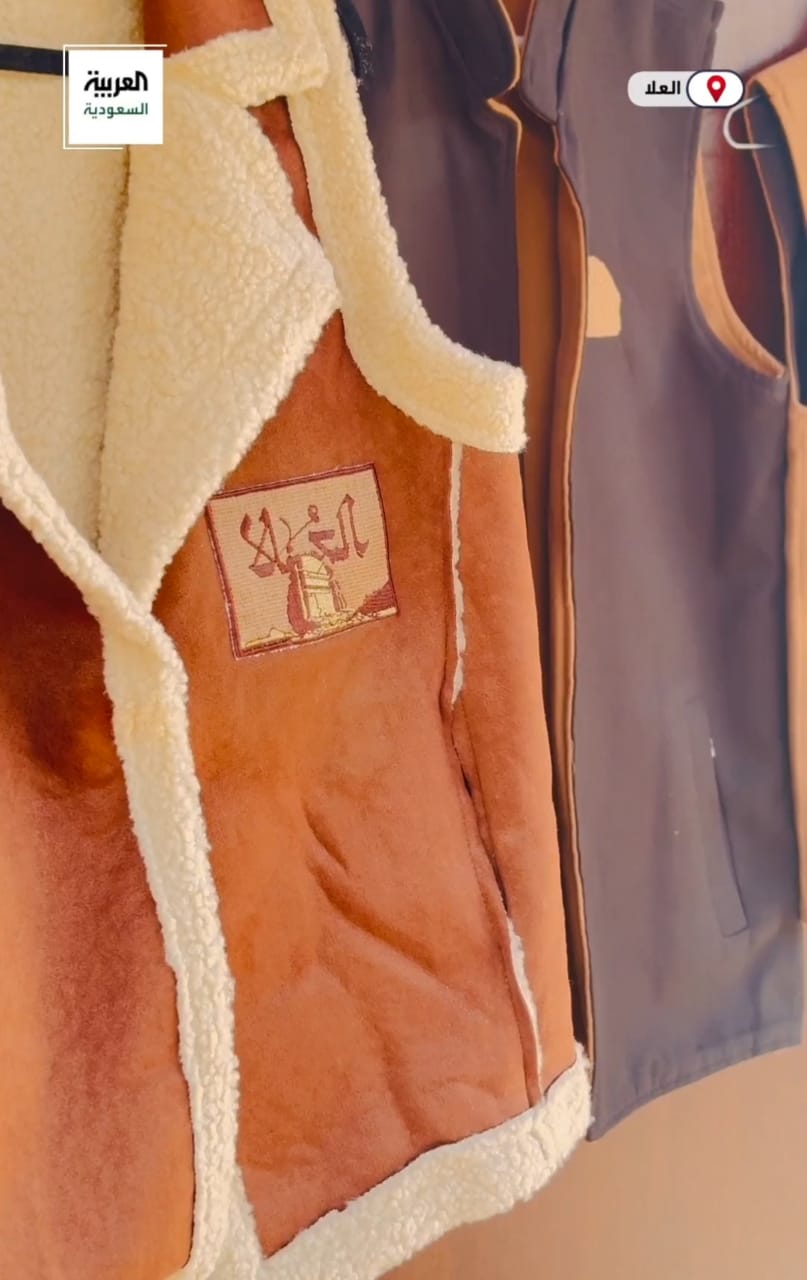 موهبة سعودية تبدع بتطريز معالم العلا وإعادة تدوير التمر في منتجات مبتكرة .. فيديو