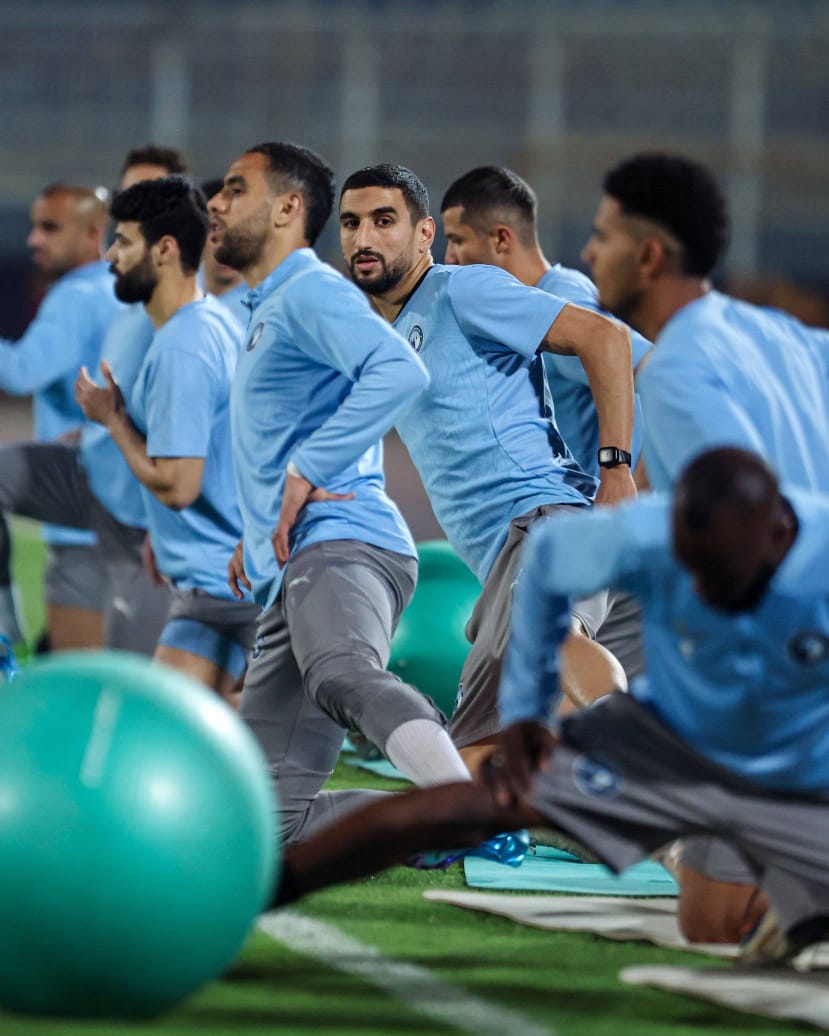 الأهلي وبيراميدز يطاردان نهائي مصري خالص في دوري الأبطال