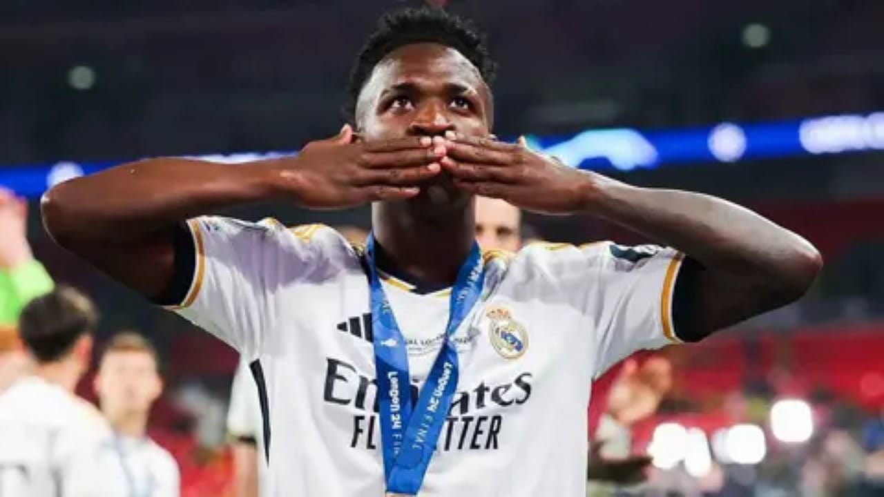 فينيسيوس يفاجئ ريال مدريد ويرفض عرض التجديد