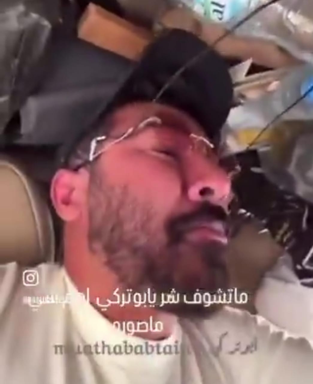 لحظات مرعبة لانقلاب سيارة أثناء نزهة في البر .. فيديو