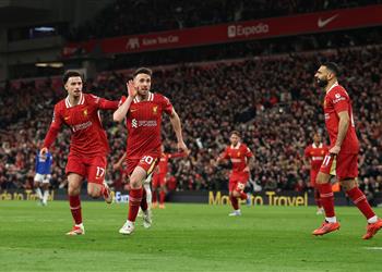 ليفربول يقترب من لقب الدوري بفوز صعب على إيفرتون