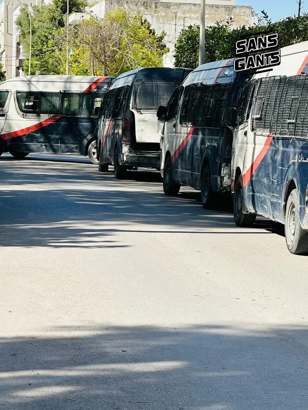 ضجة هائلة أمام مقر الرابطة التونسية بسبب بلايلي .. صور