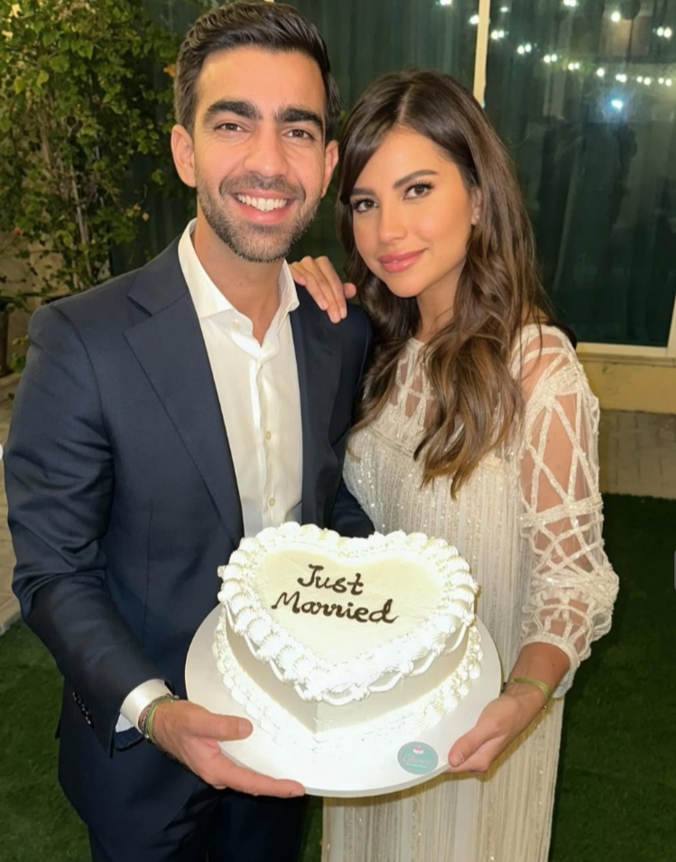 سارة مراد تعلن حملها بصور رومانسية مع زوجها