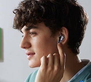 باحثون يطورون جهازا ذكيا في الأذن يرصد الحالة الصحية للجسم