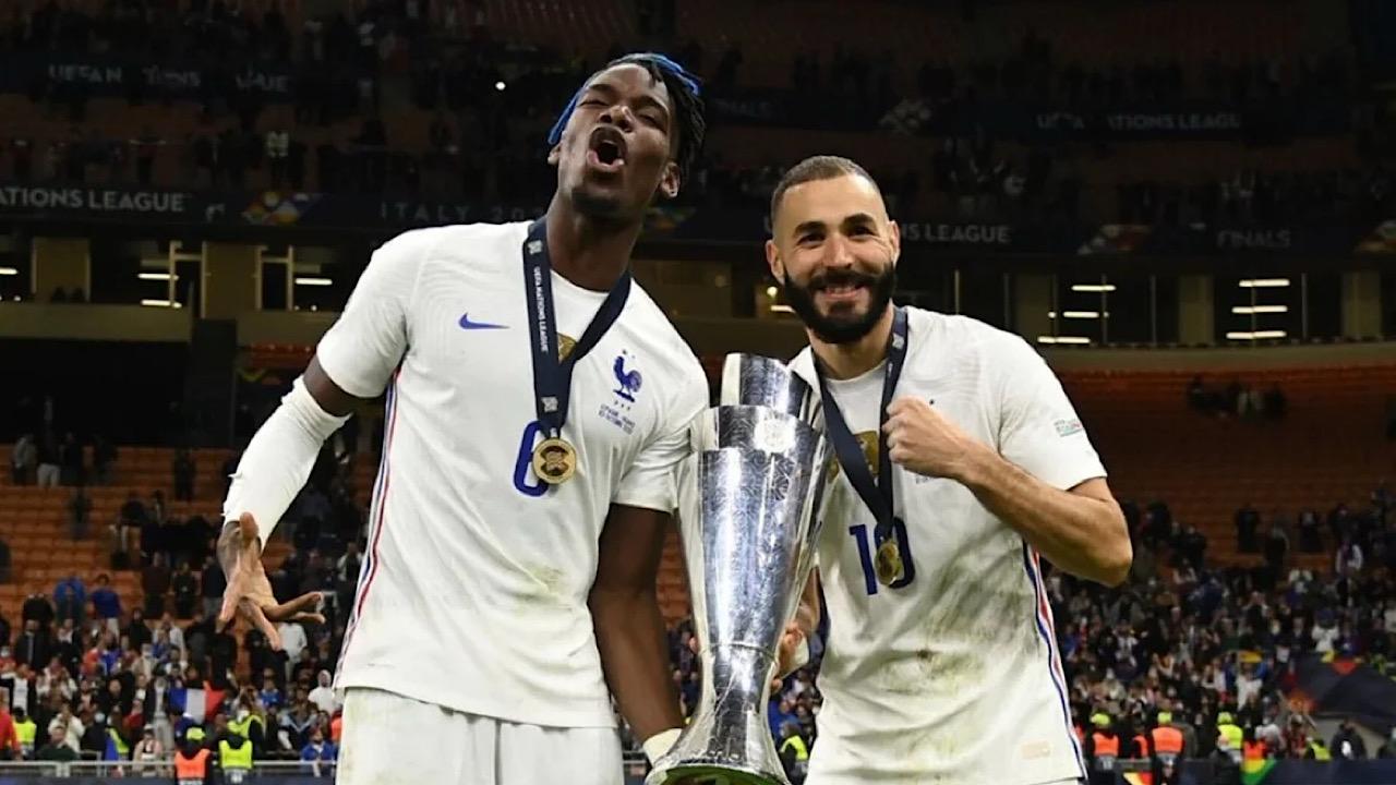 كريم بنزيما يحاول إقناع بول بوغبا بـالانضمام إلى الاتحاد
