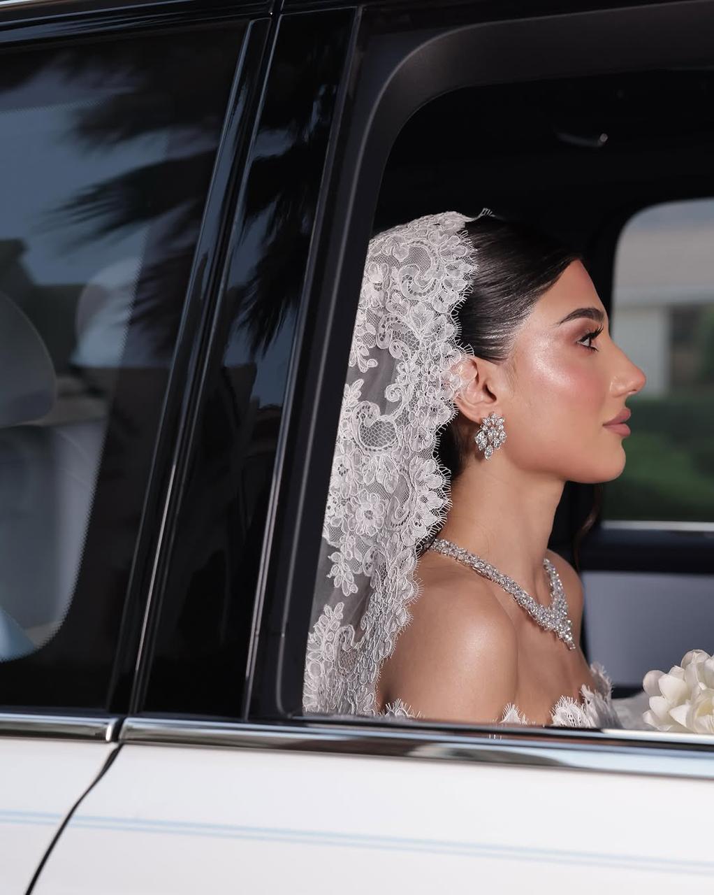 نارين بيوتي تشارك أولى صور حفل الزفاف .. صور