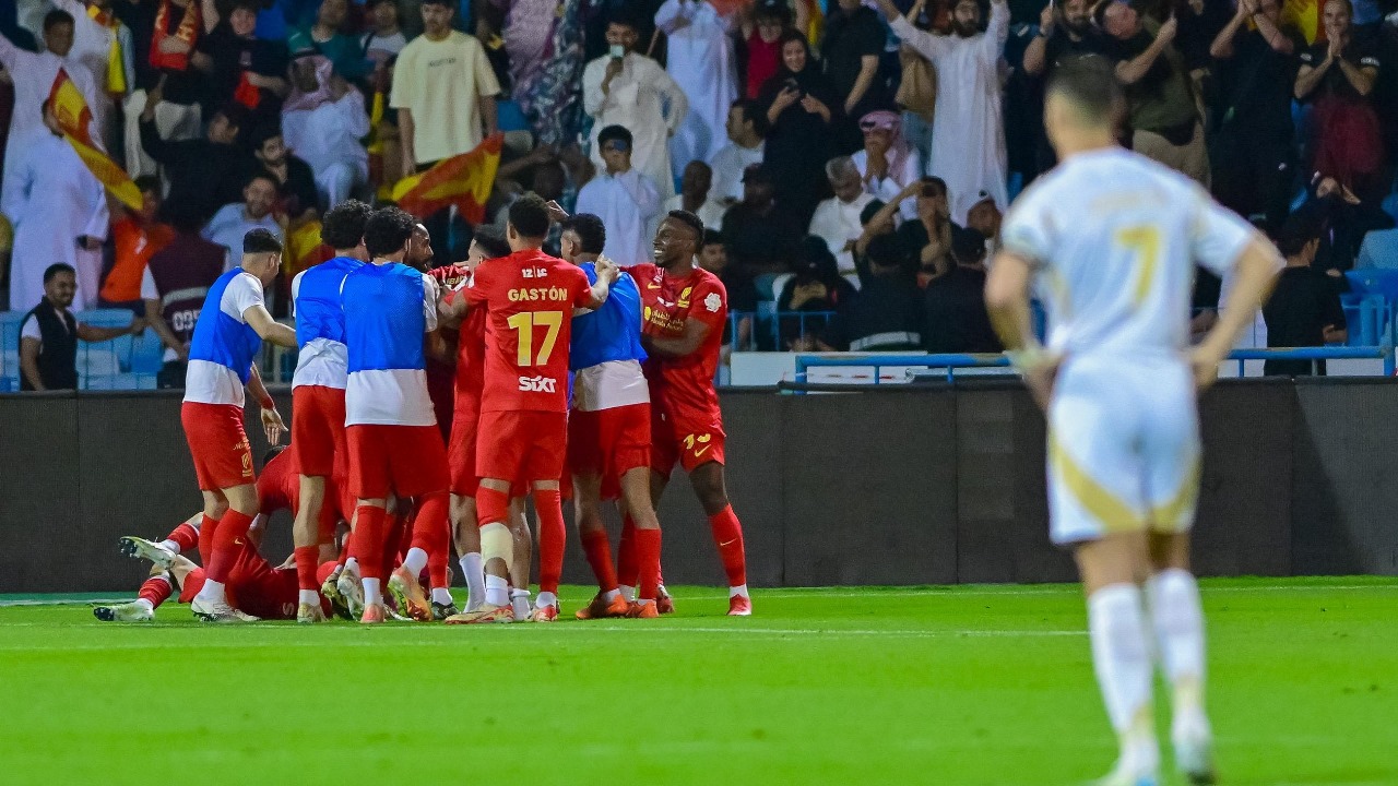 حسرة رونالدو ودوران عقب الخسارة .. فيديو