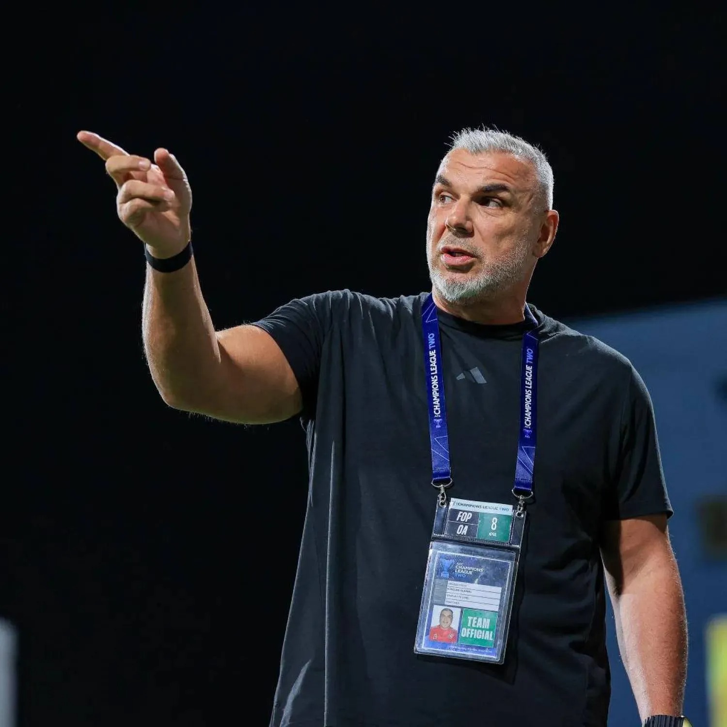 الاتحاد الإماراتي يعين كوزمين أولاريو مدربا للمنتخب الوطني لمدة عامين