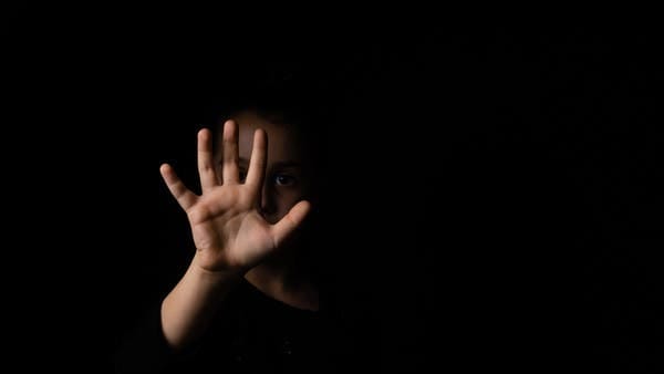 القبض على مغربي متورط في أكبر قضية اعتداءات جنسية ضد أطفال بإسبانيا