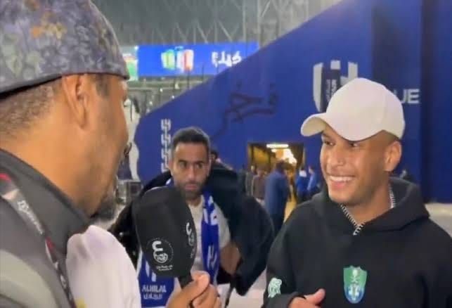 شقيق مدافع الهلال يثير الجدل بتفضيله تتويج الأهلي باللقب الأسيوي..فيديو