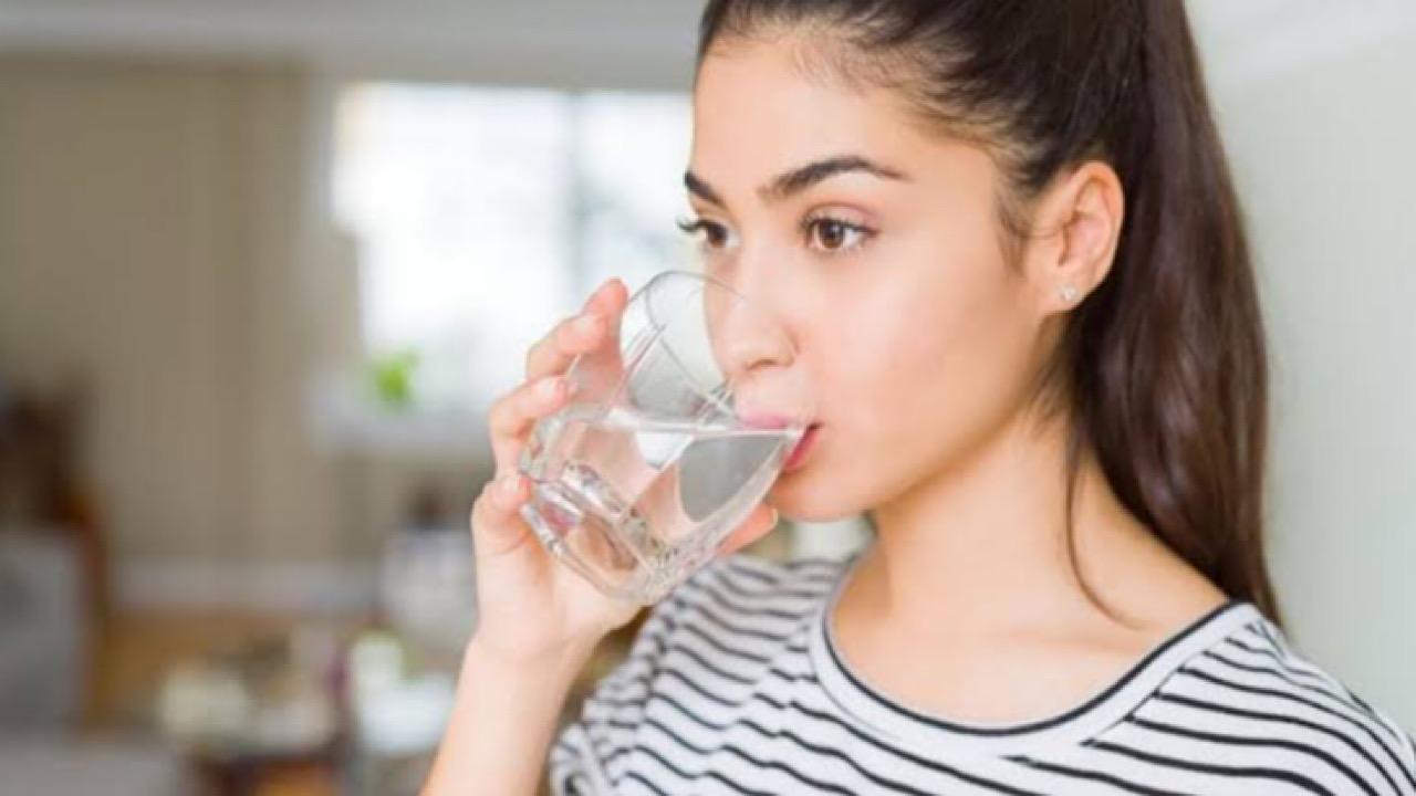 النمر: شرب الماء البارد قد يخفض نبضات القلب مؤقتًا