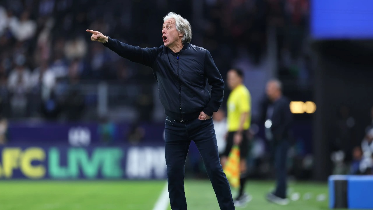 جيسوس يوضح موقفه من الاستمرار مع الهلال
