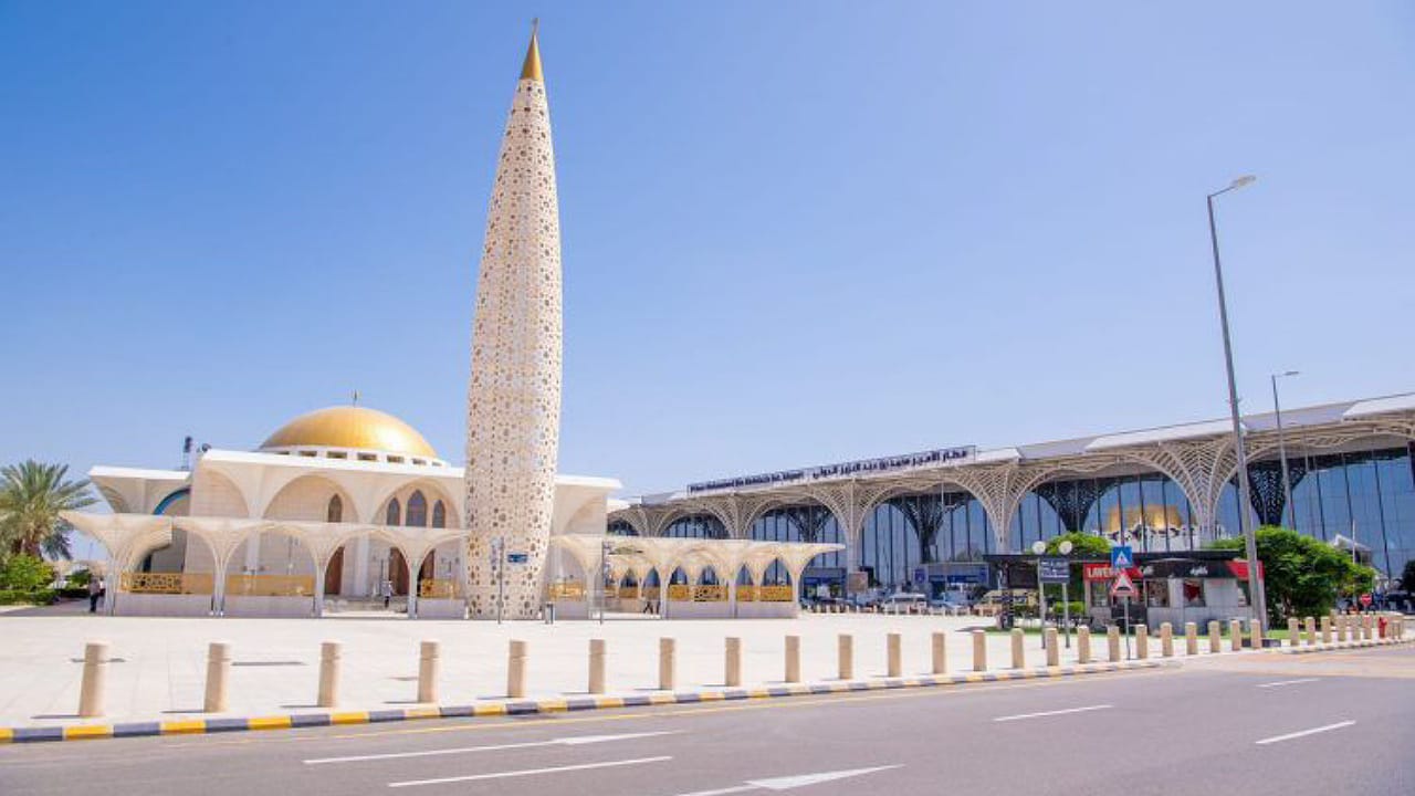مطار الأمير محمد بن عبدالعزيز يتصدر أقل المطارات شكوى في مارس