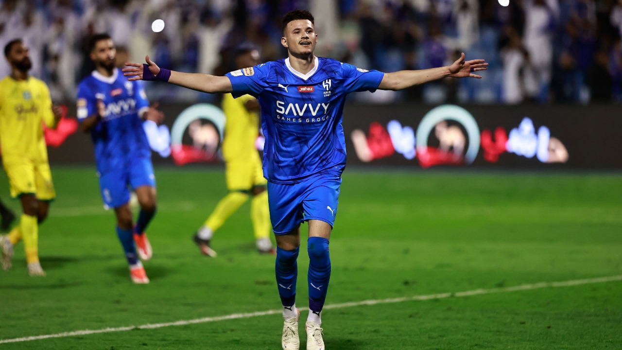 الإصابة تبعد الحمدان عن الهلال لمدة 10 أيام