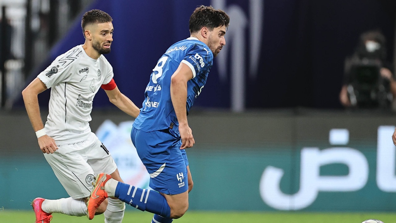 التعادل يحسم مواجهة الهلال والشباب .. فيديو
