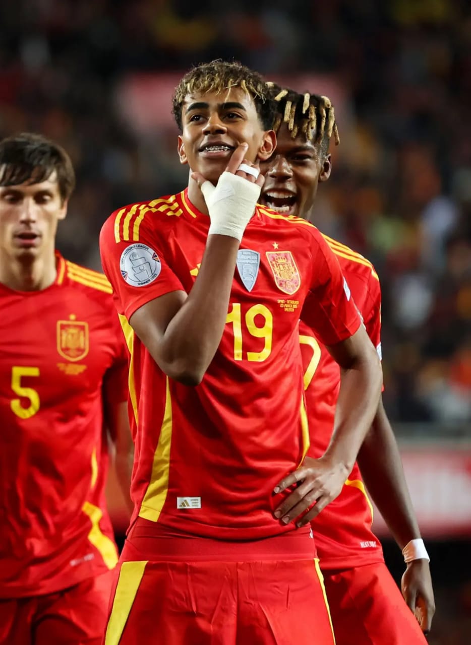 الركراكي يكشف كواليس محاولة إقناع لامين يامال بتمثيل المغرب