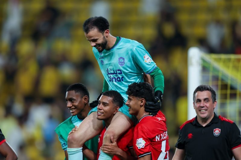 الاتحاد يقترب من ضم حارس الرائد