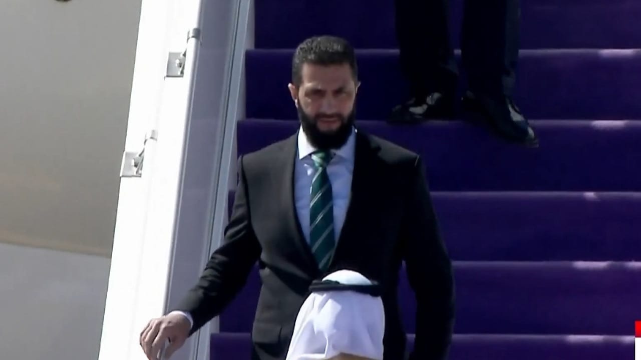 الرئيس السوري يصل إلى الرياض في أول زيارة رسمية.. فيديو