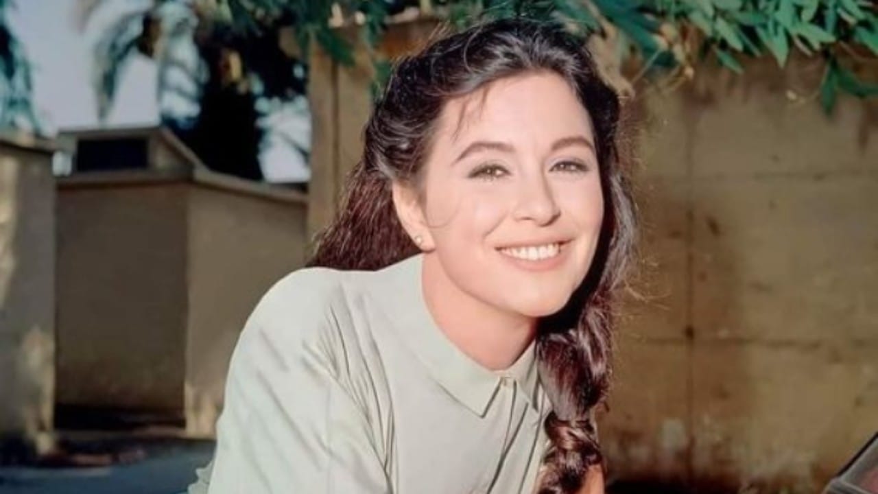 شقيقة سعاد حسني ترد بقوة على عائلة العندليب.. فيديو