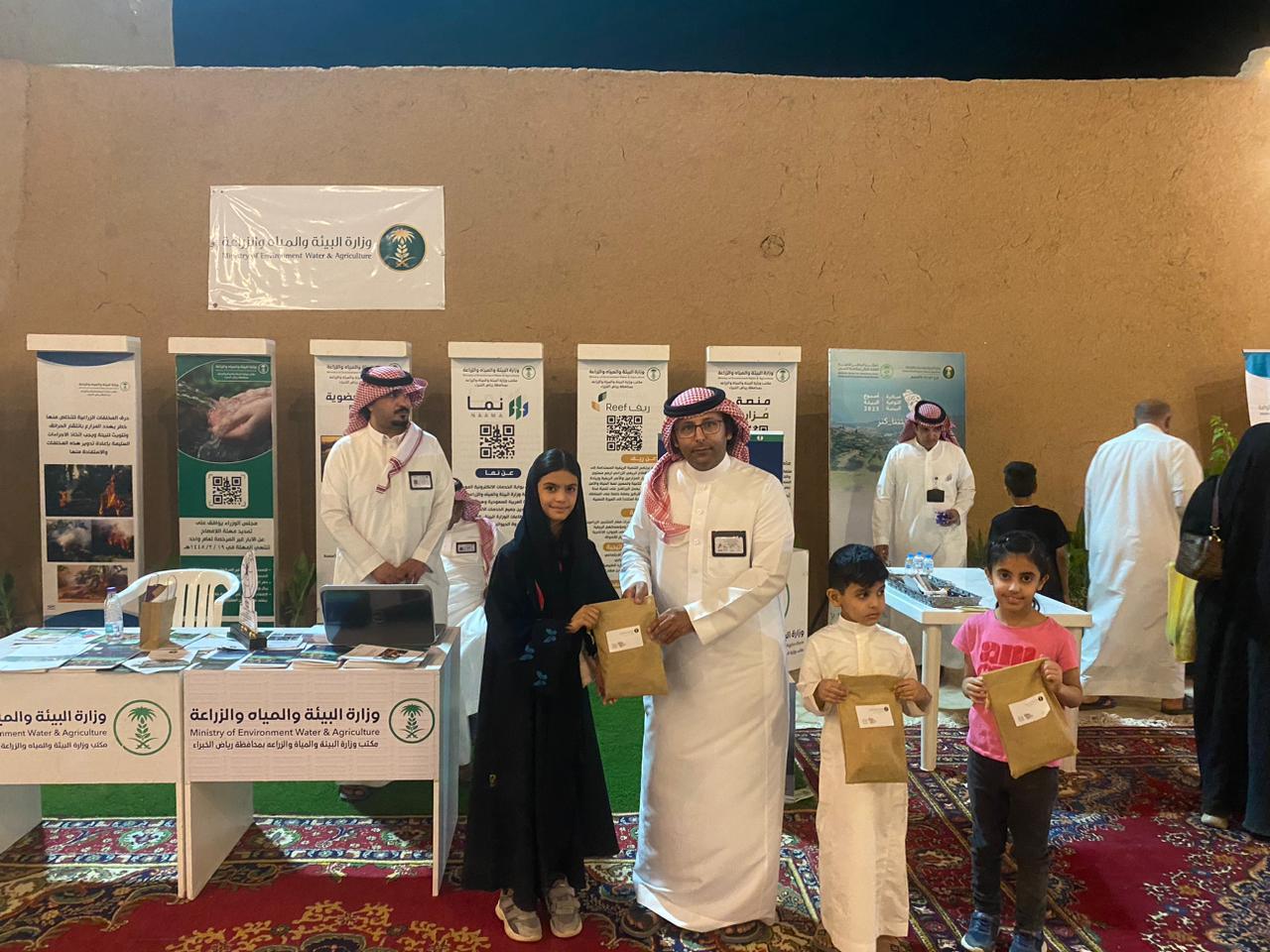 فرع البيئة برياض الخبراء يشارك في مهرجان معية الخبراء.. صور