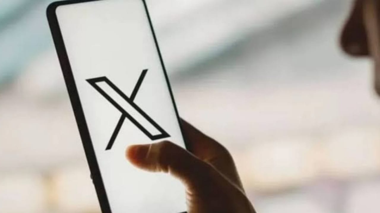 عطل مفاجئ يضرب “إكس” ويؤثر على آلاف المستخدمين حول العالم