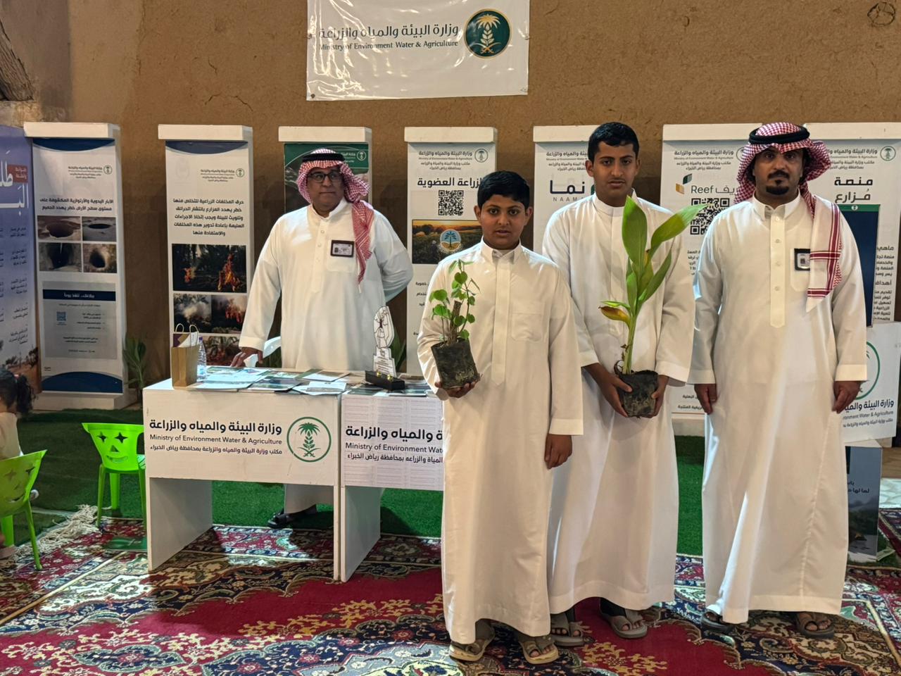 فرع البيئة برياض الخبراء يشارك في مهرجان معية الخبراء.. صور