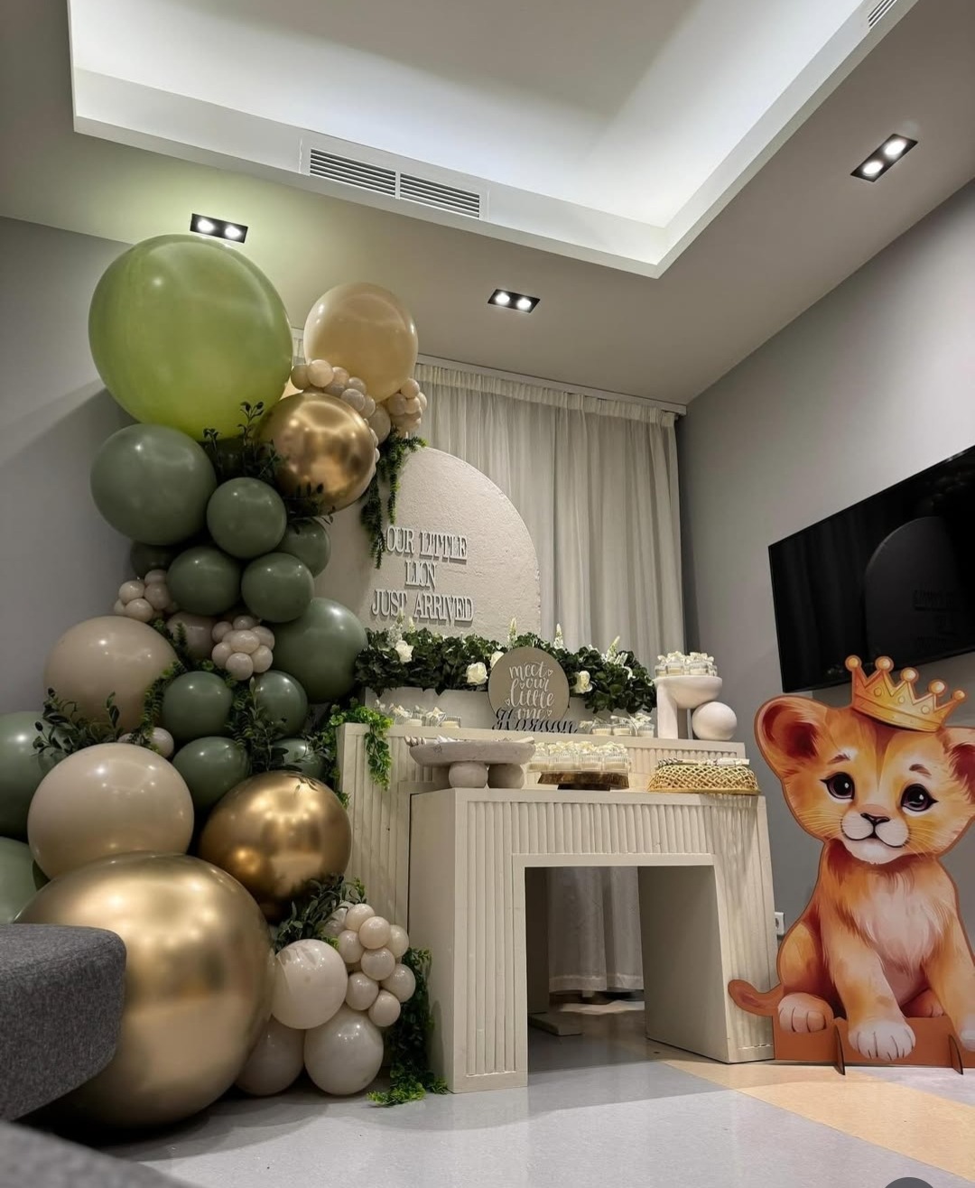 الإعلامية أميرة بدر ترزق بمولود جديد