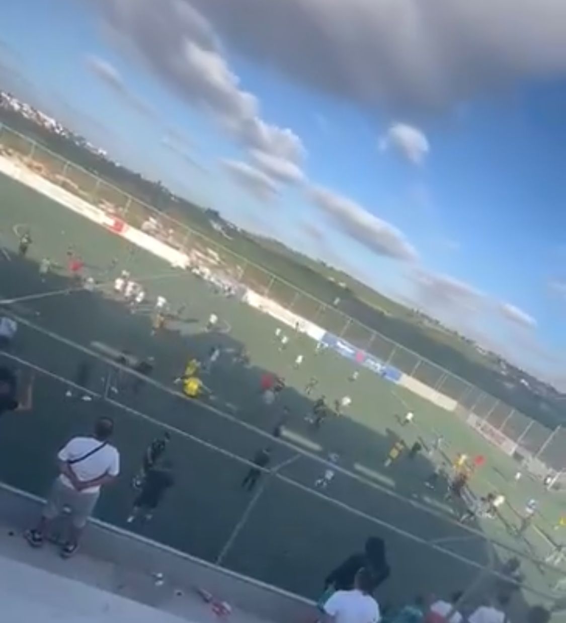 لاعب في الدوري اللبناني يطعن بسكين بعد مباراة فريقه