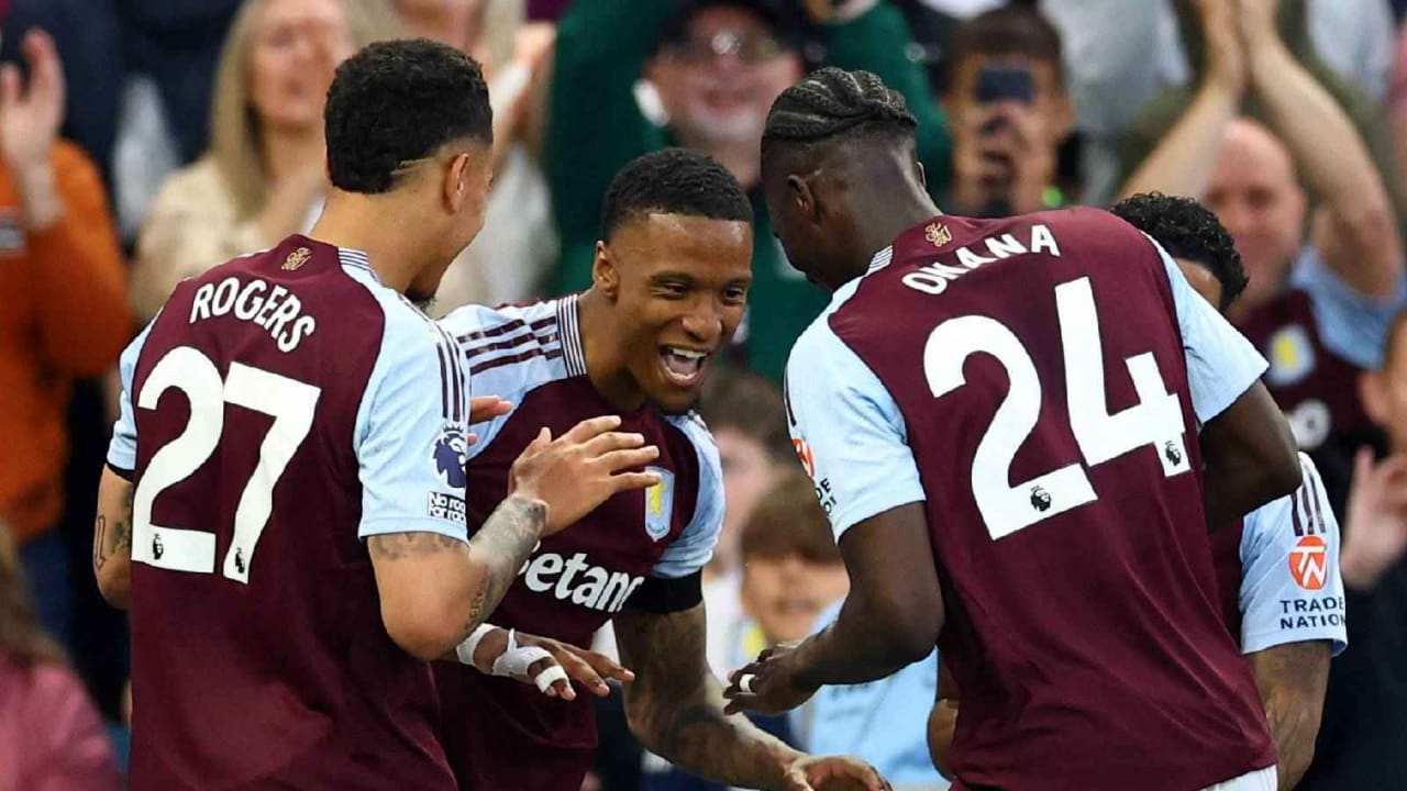 الهلال يسعى لضم نجم أستون فيلا قبل مونديال الأندية